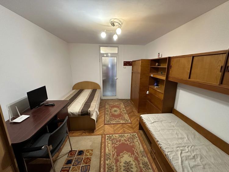 Garsonieră decomandată în Complex Studențesc