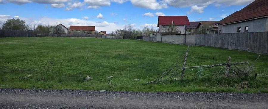 Teren de 2810 mp, în Central