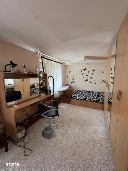 Casă cu 4 camere cu Teren 260 Mp în Malu Mare
