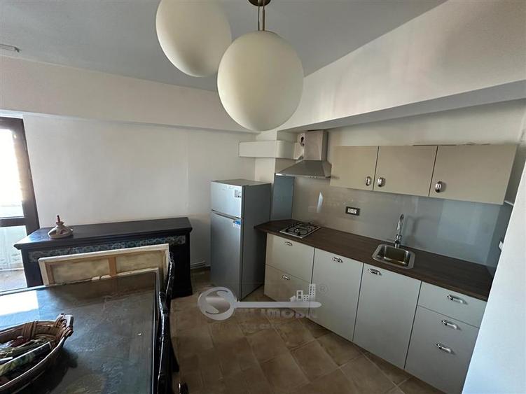 Apartament cu 4 camere decomandat în Ultracentral