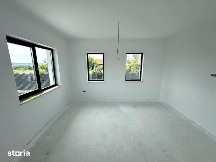 Casă cu 4 camere cu Teren 500 Mp în Rediu