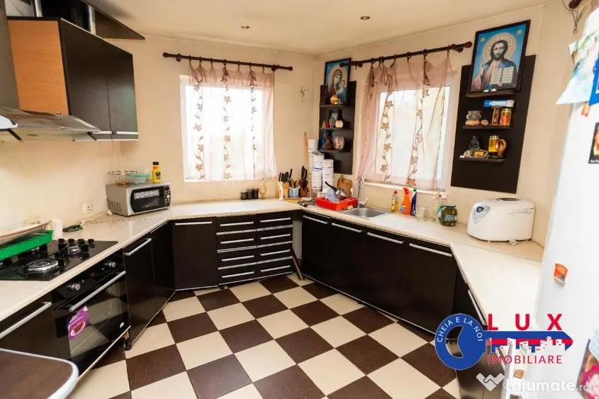 Casă cu 4 camere cu Teren 326 Mp în Somova