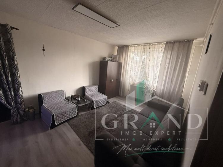 Apartament cu 2 camere semidecomandat, mobilat în Semicentral