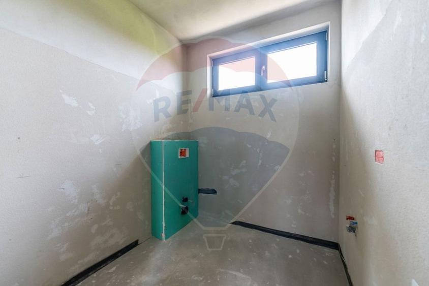 Apartament cu 4 camere decomandat în Pârneava