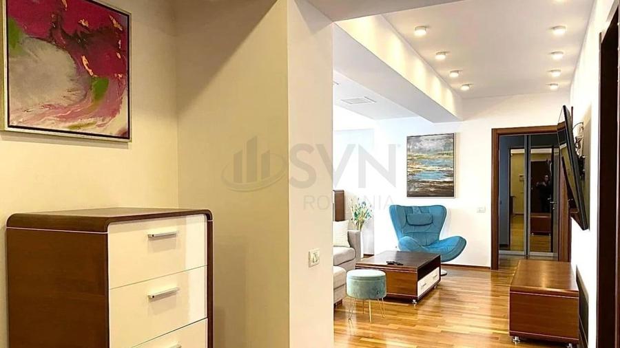 Apartament cu 3 camere semidecomandat, mobilat în Nordului
