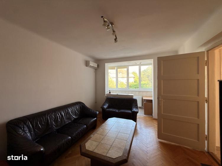 Apartament cu 2 camere decomandat în Medicină