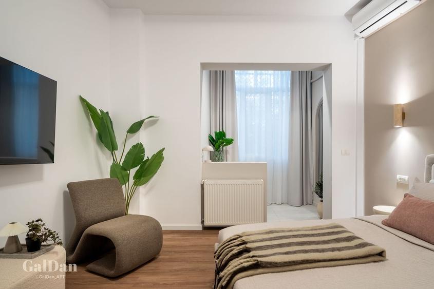 Apartament cu 3 camere, mobilat în Calea Victoriei