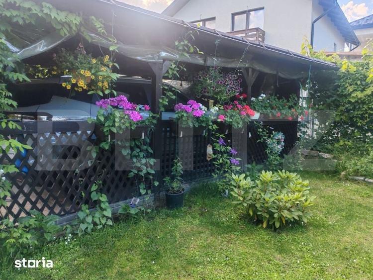 Casă cu 6 camere cu Teren 1332 Mp în Ipotești