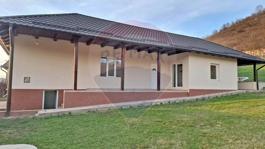 Casă cu Teren 800 Mp în Gălățeni