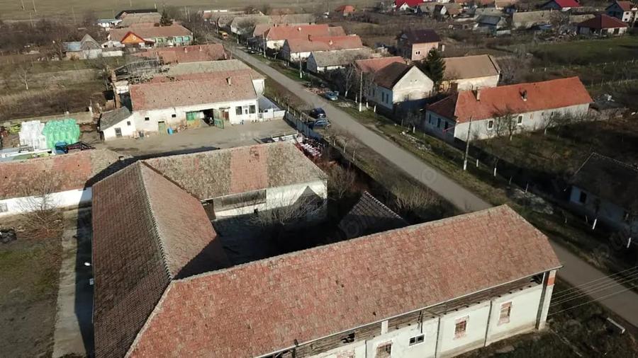 Spațiu comercial, de 3,000 mp, în Orțișoara