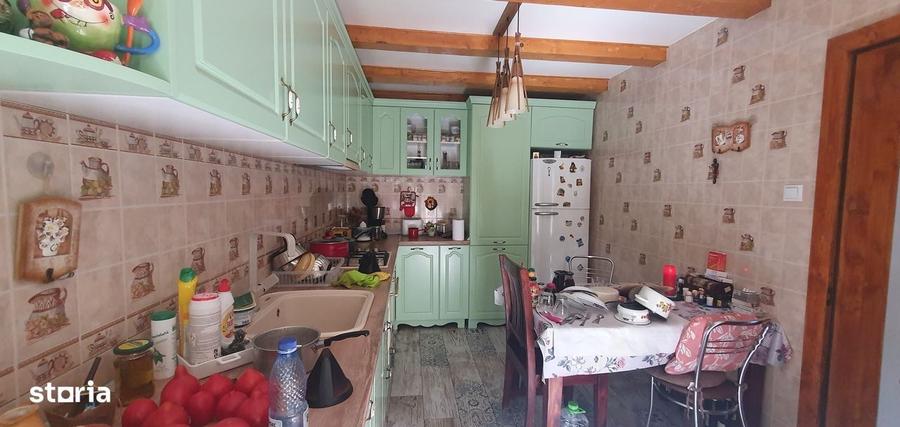Casă cu 3 camere în Central