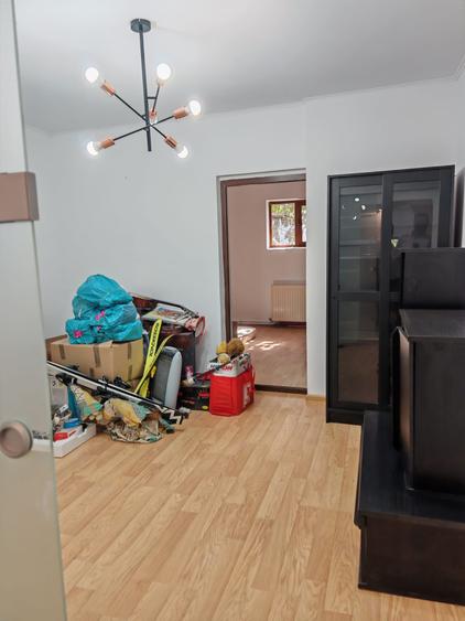 Casă cu 5 camere cu Canalizare în Giulești