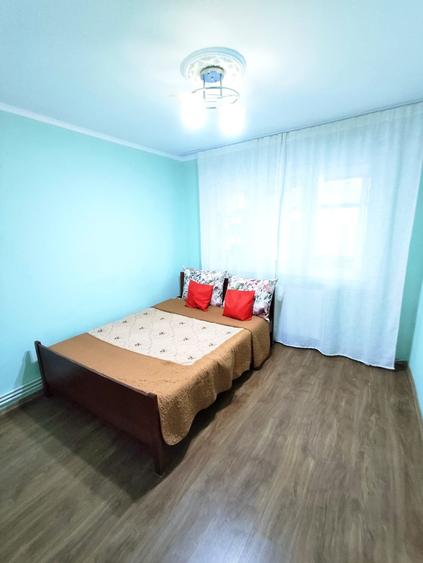 Apartament cu 3 camere semidecomandat în Viziru 2