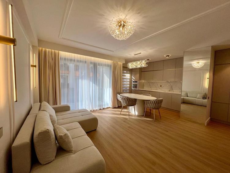 Apartament cu 3 camere semidecomandat în Central