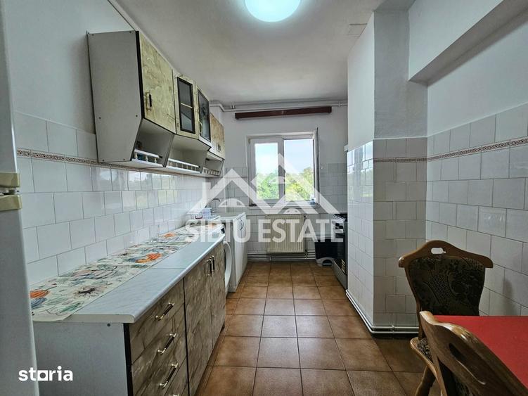 Apartament cu 2 camere decomandat în Valea Aurie
