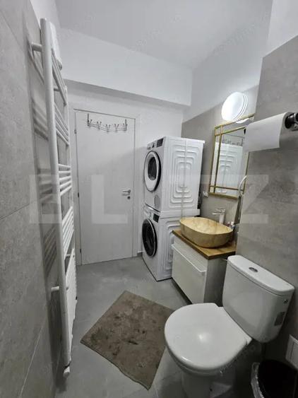 Apartament cu 3 camere decomandat, mobilat în Central