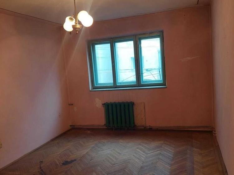 Apartament cu 3 camere decomandat în Fălticeni