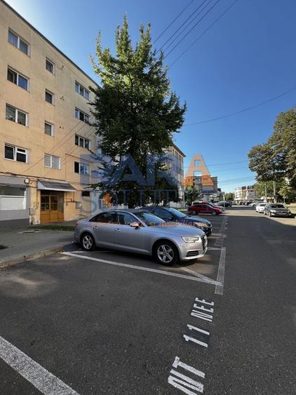 Apartament cu 3 camere decomandat în Ultracentral