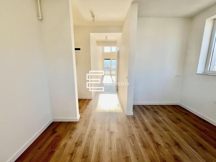 Penthouse cu 2 camere decomandat, mobilat în Cristian
