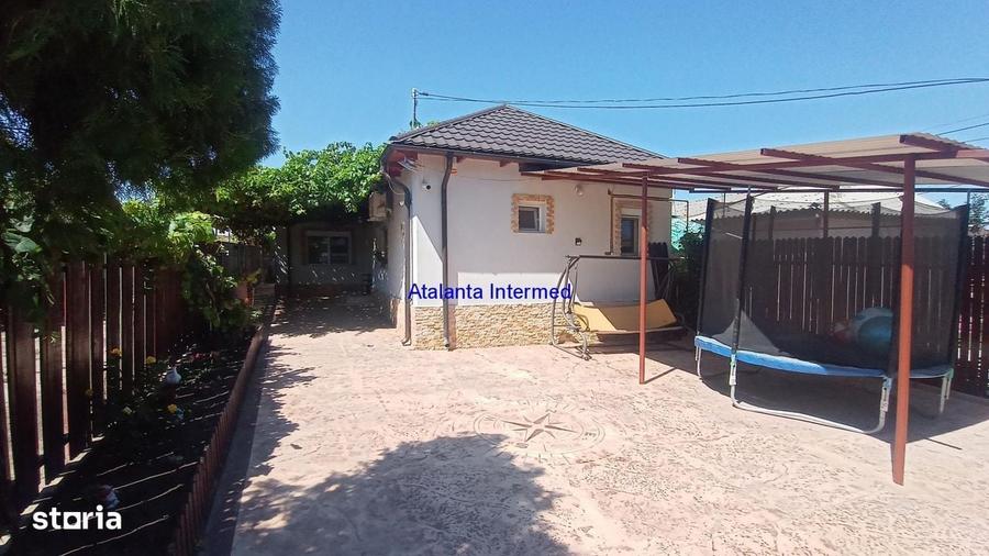 Casă cu 3 camere decomandat în Lumina