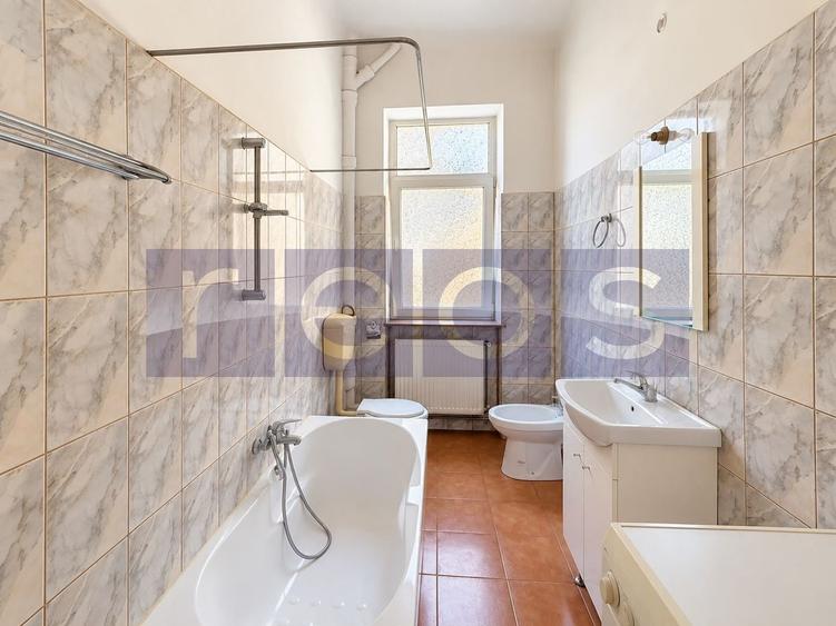 Apartament cu 3 camere, mobilat în Armeneasca