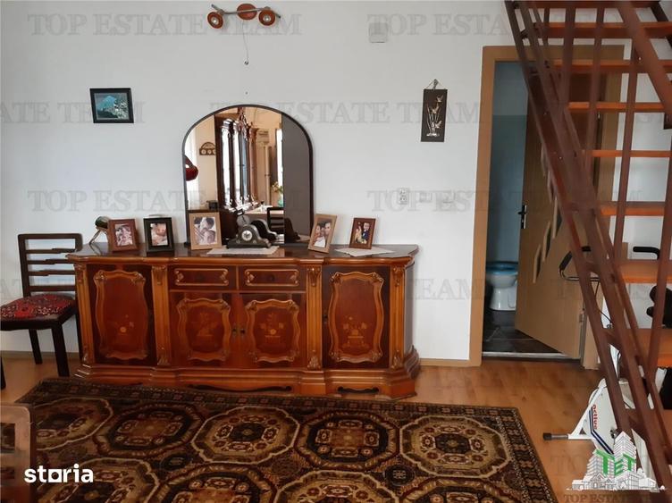 Casă cu 6 camere cu Teren 402 Mp în Tomșani