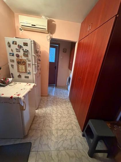 Garsonieră decomandată, mobilată în Cornitoiu
