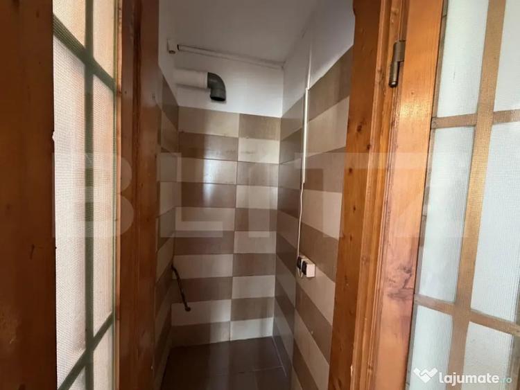 Garsonieră decomandată în Sud