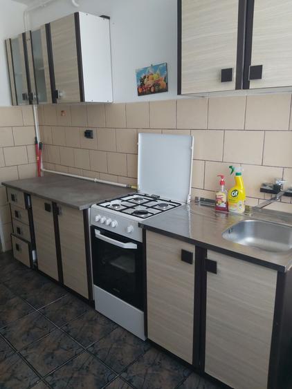 Apartament cu 2 camere decomandat în Precista