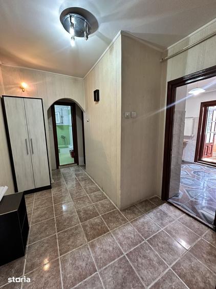 Apartament cu 2 camere decomandat în Calarași 4