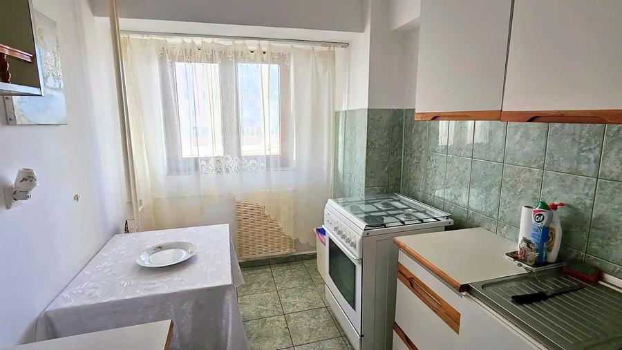 Apartament cu 3 camere decomandat în Colentina
