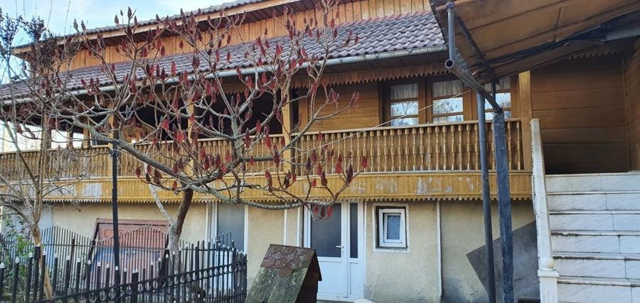 Casă individuală cu 6 camere cu Canalizare în Bâlta
