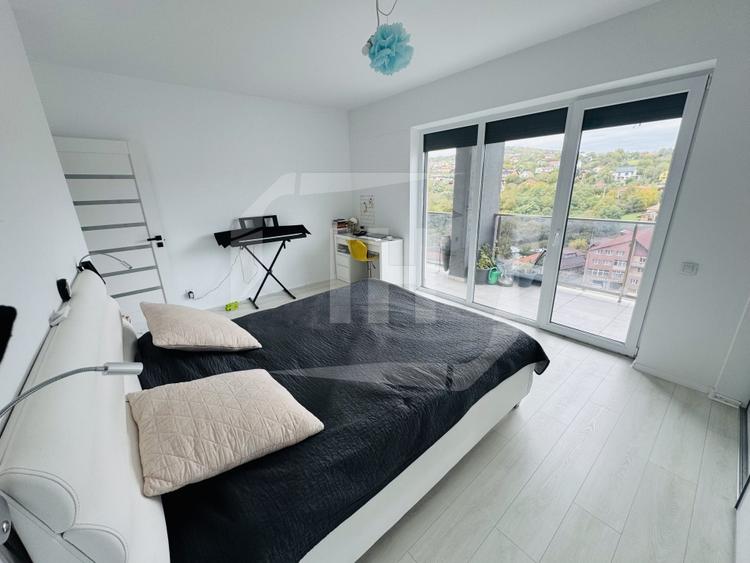 Apartament cu 4 camere semidecomandat, mobilat în Iris