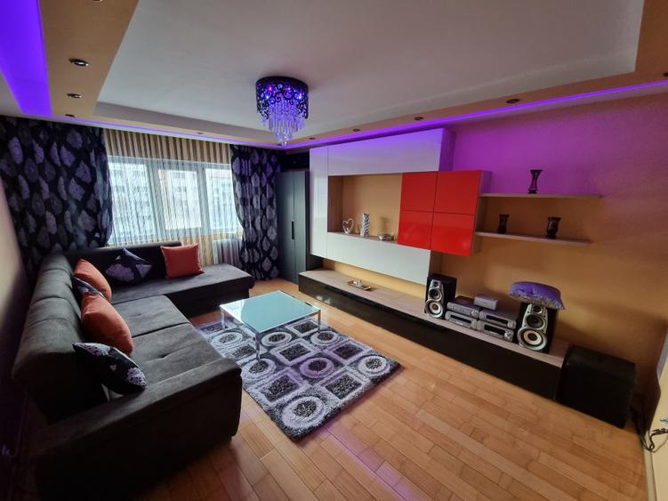 Apartament cu 2 camere decomandat în Girocului