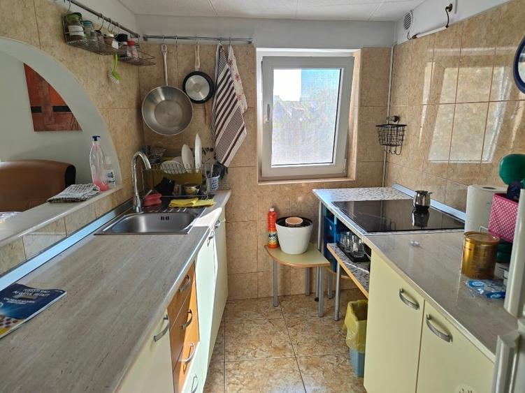 Apartament cu 2 camere semidecomandat, mobilat în Unirii