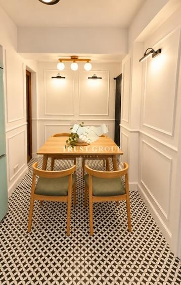 Apartament cu 3 camere semidecomandat în Dorobanți