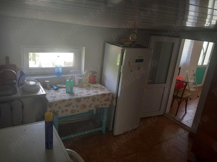 Casă cu 2 camere cu Teren 2700 Mp în Făcăeni