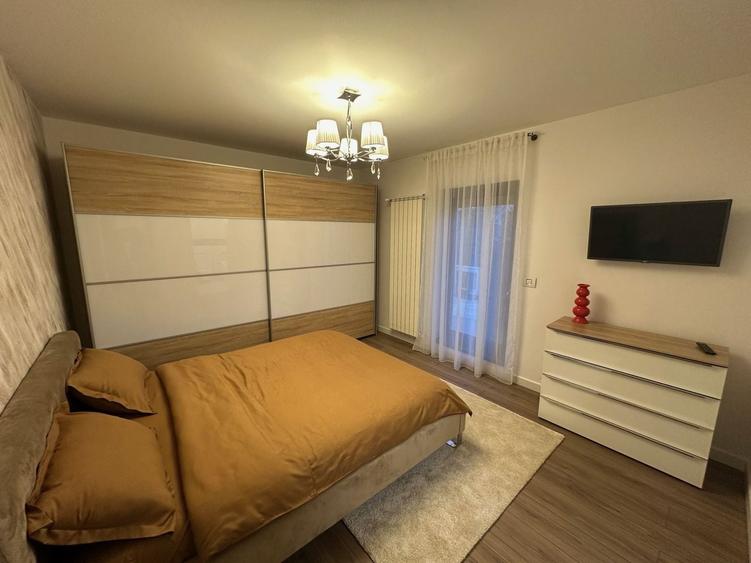 Duplex cu 5 camere cu Canalizare în Aradului