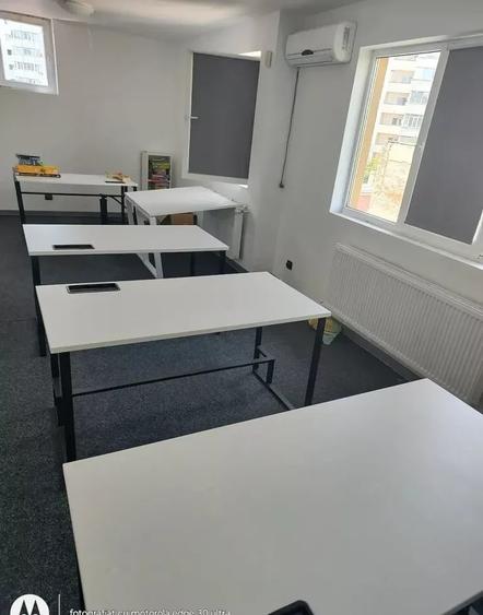 Casă individuală cu 6 camere cu Canalizare în Vitan