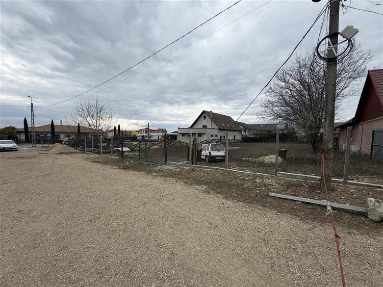 Teren Construcții intravilan de 1395 mp, în Oncea