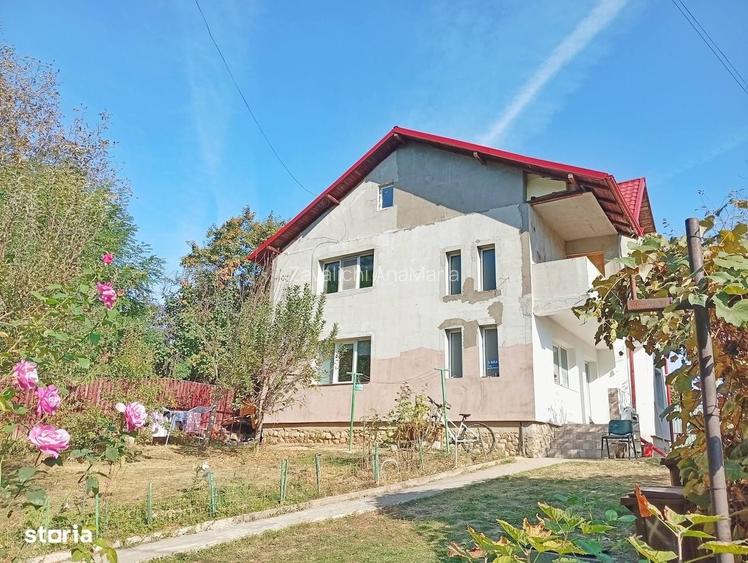 Casa cu 5 camere de inchiriat, curte imprejmuita