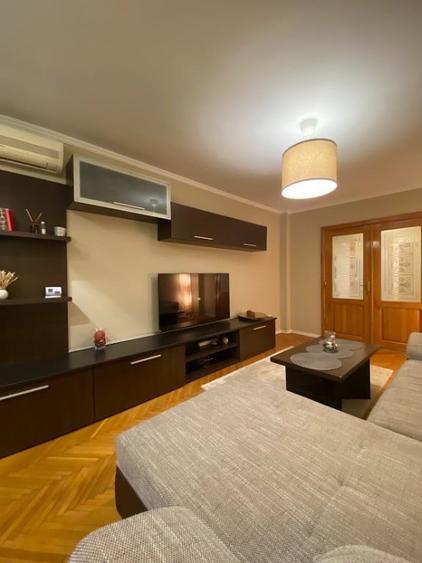 Apartament cu 3 camere decomandat în Ultracentral