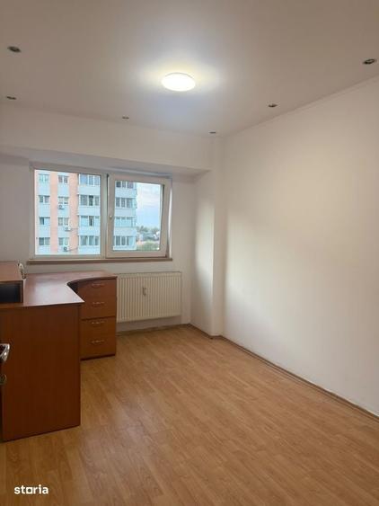 Apartament cu 3 camere decomandat în Colentina