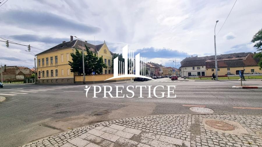 Apartament cu 2 camere decomandat, mobilat în Central