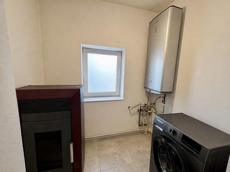 Casă individuală cu 2 camere cu Teren 807 Mp în Dragșina