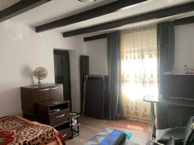 Casă cu 4 camere în Vâlcele