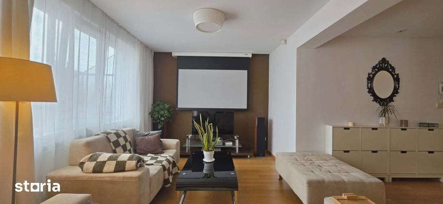 Apartament cu 4 camere în Central