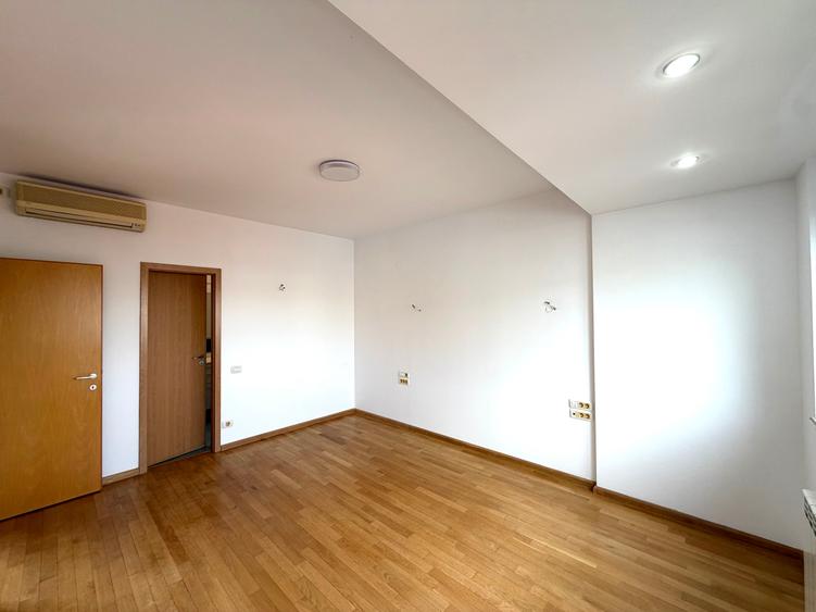 Penthouse cu 4 camere în Șoseaua Nordului