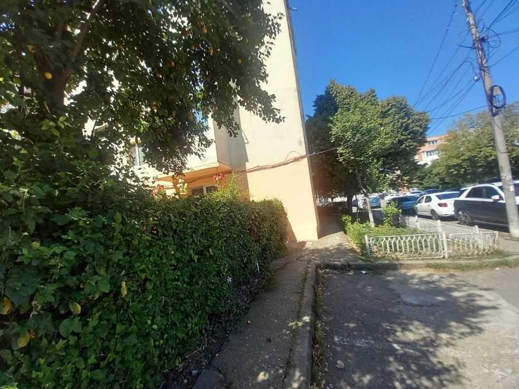 Apartament cu 2 camere semidecomandat în Tineretului
