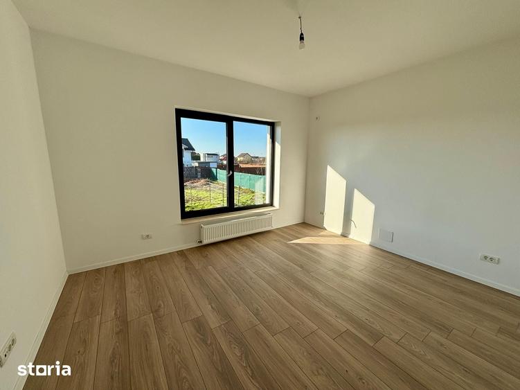 Casă cu 5 camere cu Teren 704 Mp în Balotești
